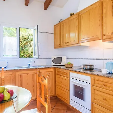 Villa Mikel By