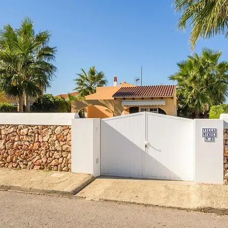 Villa Mikel By *